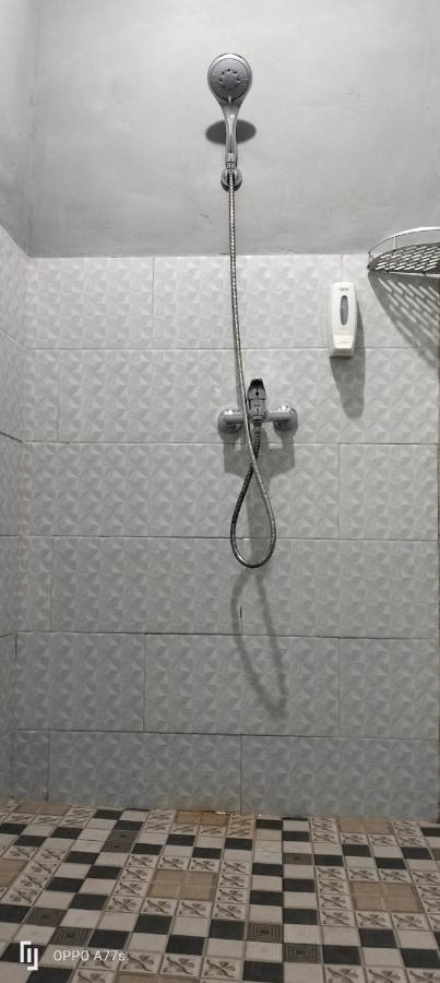 Tara Hostel Batununggul Экстерьер фото